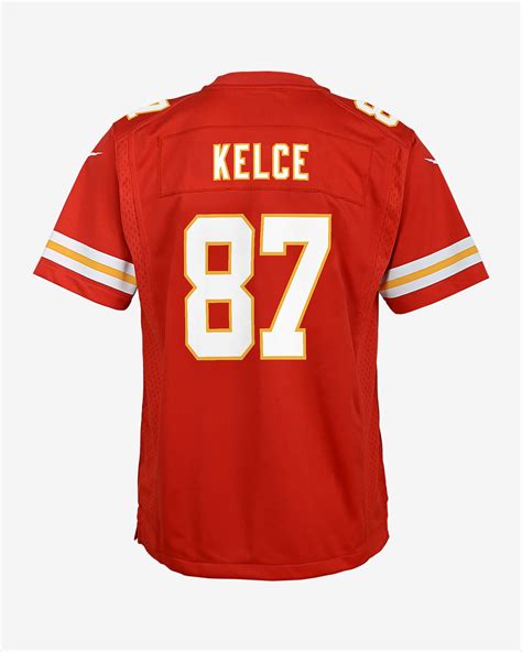 travis kelce red suit